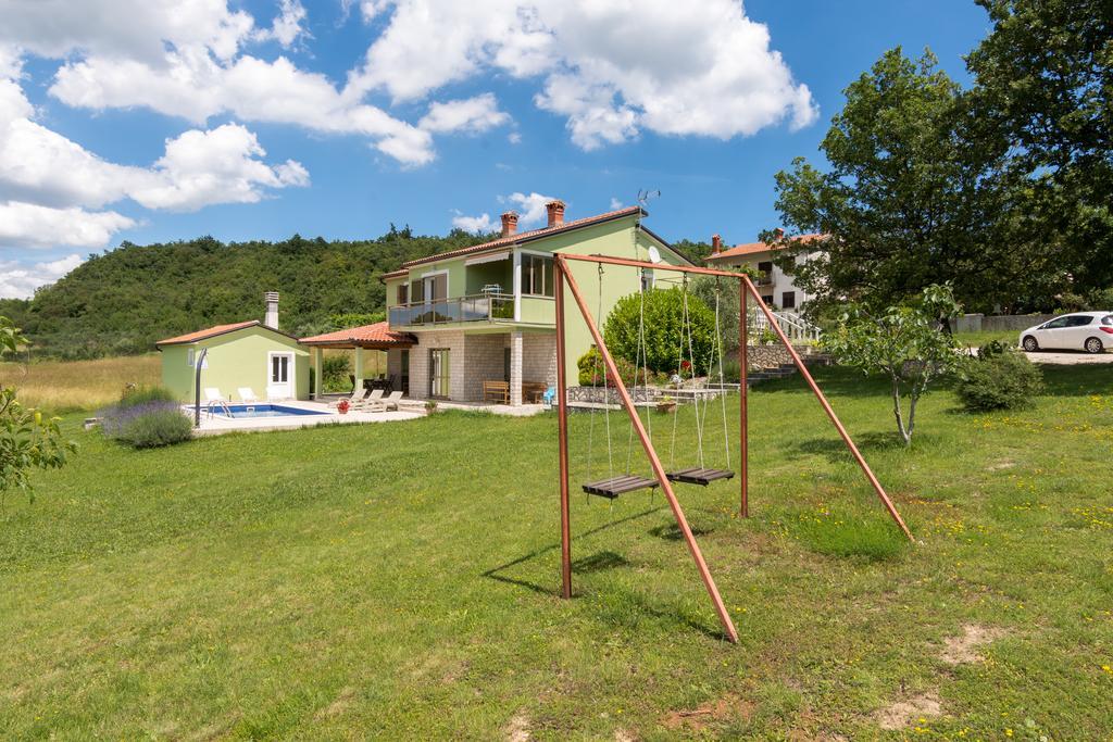 Apartments Cekada Labin  Extérieur photo